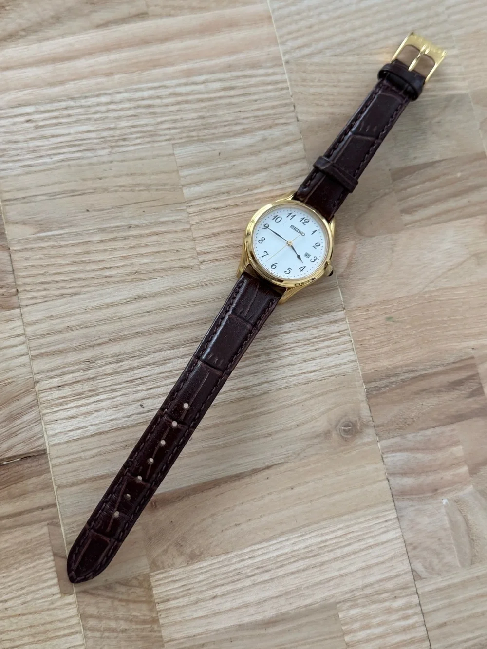 Seiko White Dial Watch Gold-Tone Case Brown Genuine Leather Strap Date Window